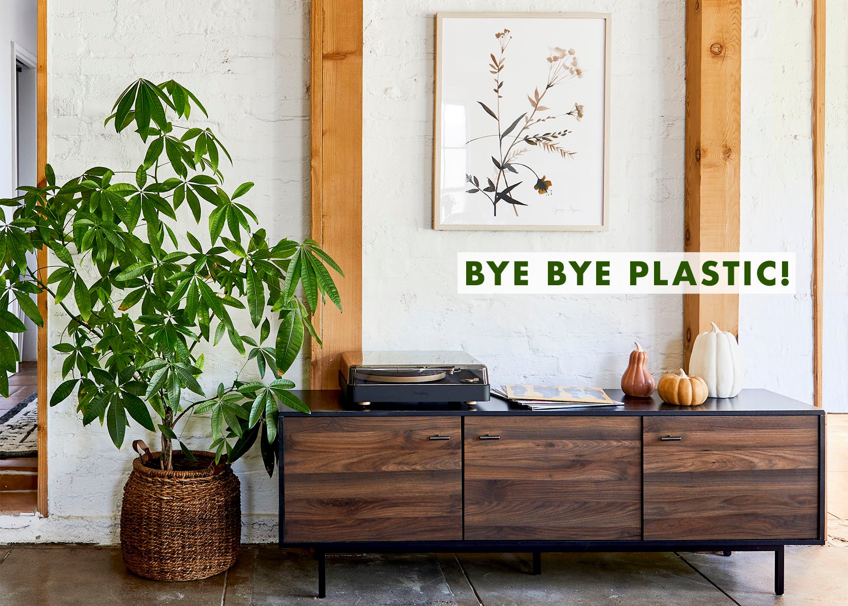 14 Easy & Unexpected Home, Decor, And Tech Swaps To Reduce Your Plastic Consumption (Without The Hassle)