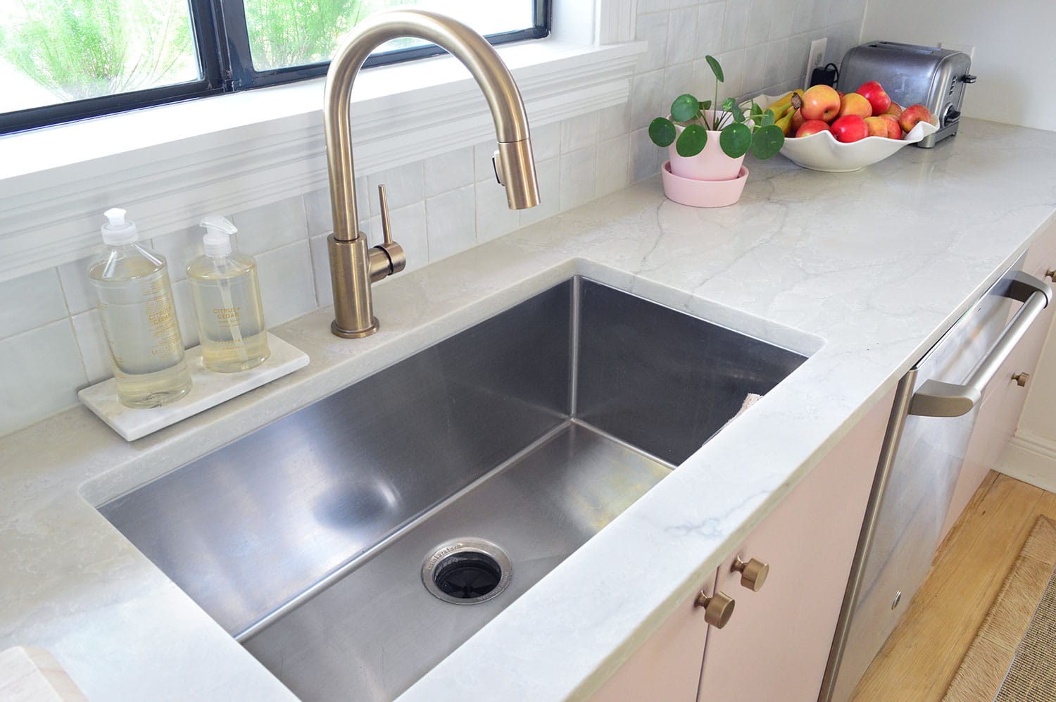 The Easy Way To Clean A Stainless Steel Sink